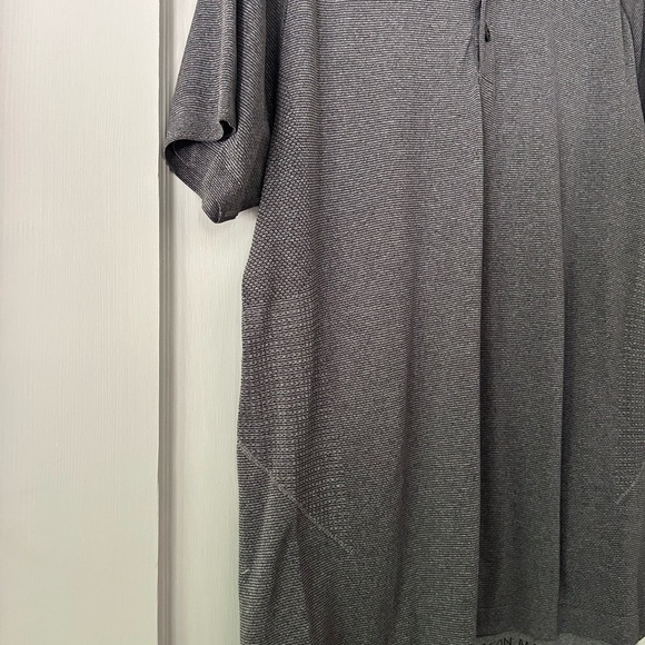 LuluLemon Metal Vent Teck Short-Sleeve - Picture 5 of 10